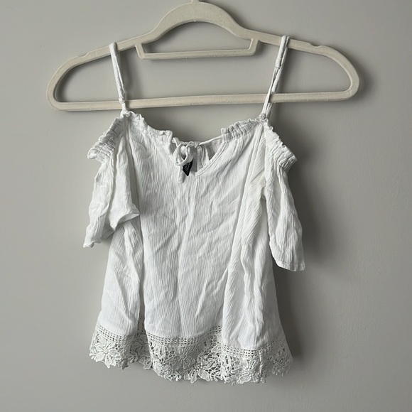 H&M OFF SHOULDER LACE TIE TOP - Picture 2 of 5